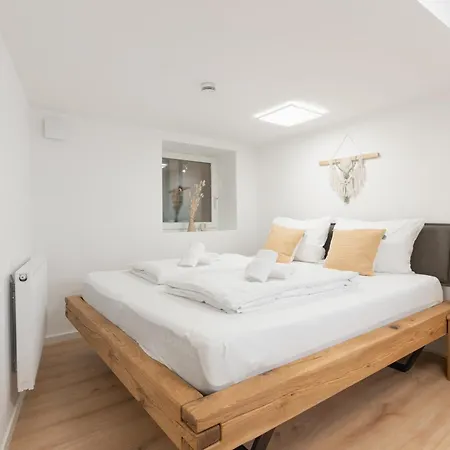 Bodensee-suite I Seenaehe - Heimkino - Wintergarten Ohningen